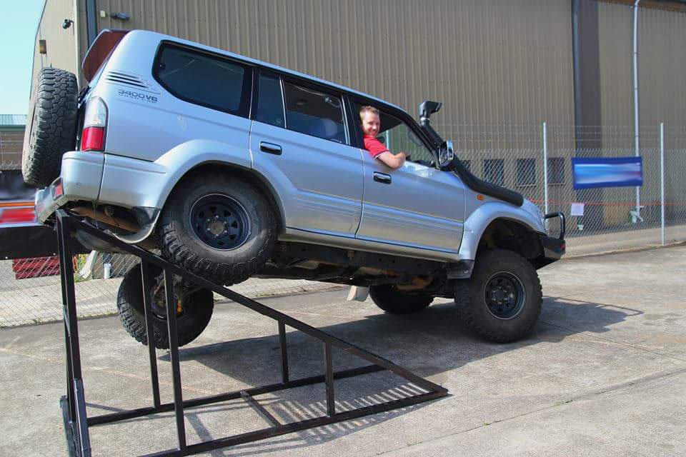 flexing_zpsm4fy2idu.jpg