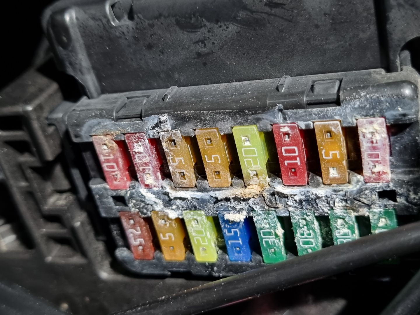 Fuse box drivers side 1.jpeg
