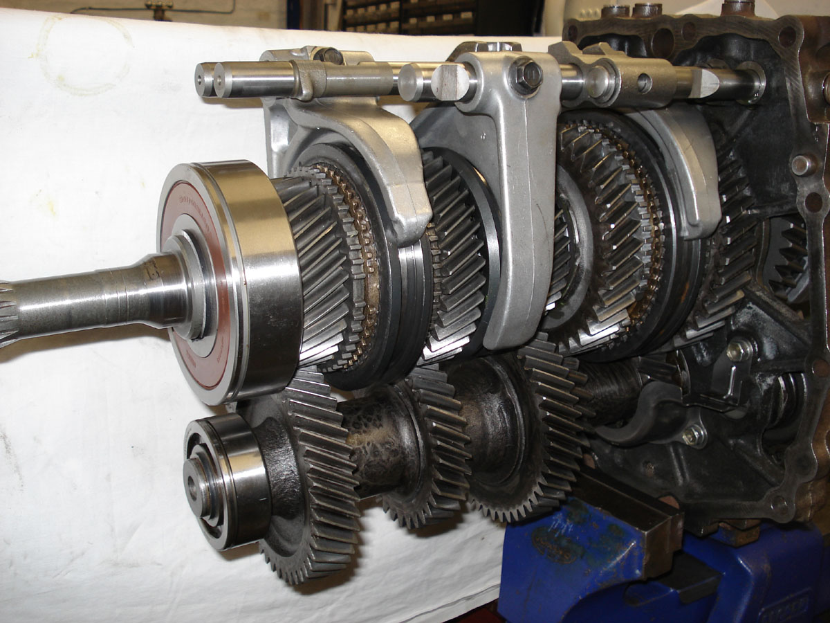 ians%20gearbox%20rebuid%20010.JPG