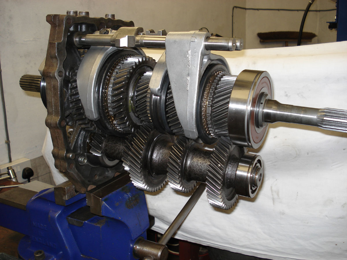 ians%20gearbox%20rebuid%20014.JPG