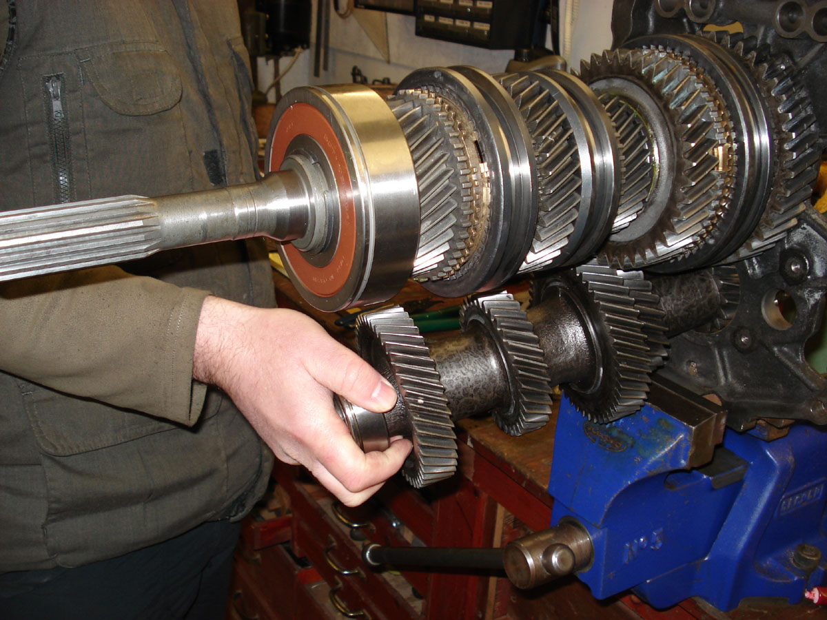 ian's%20gearbox%20rebuild%20055.JPG