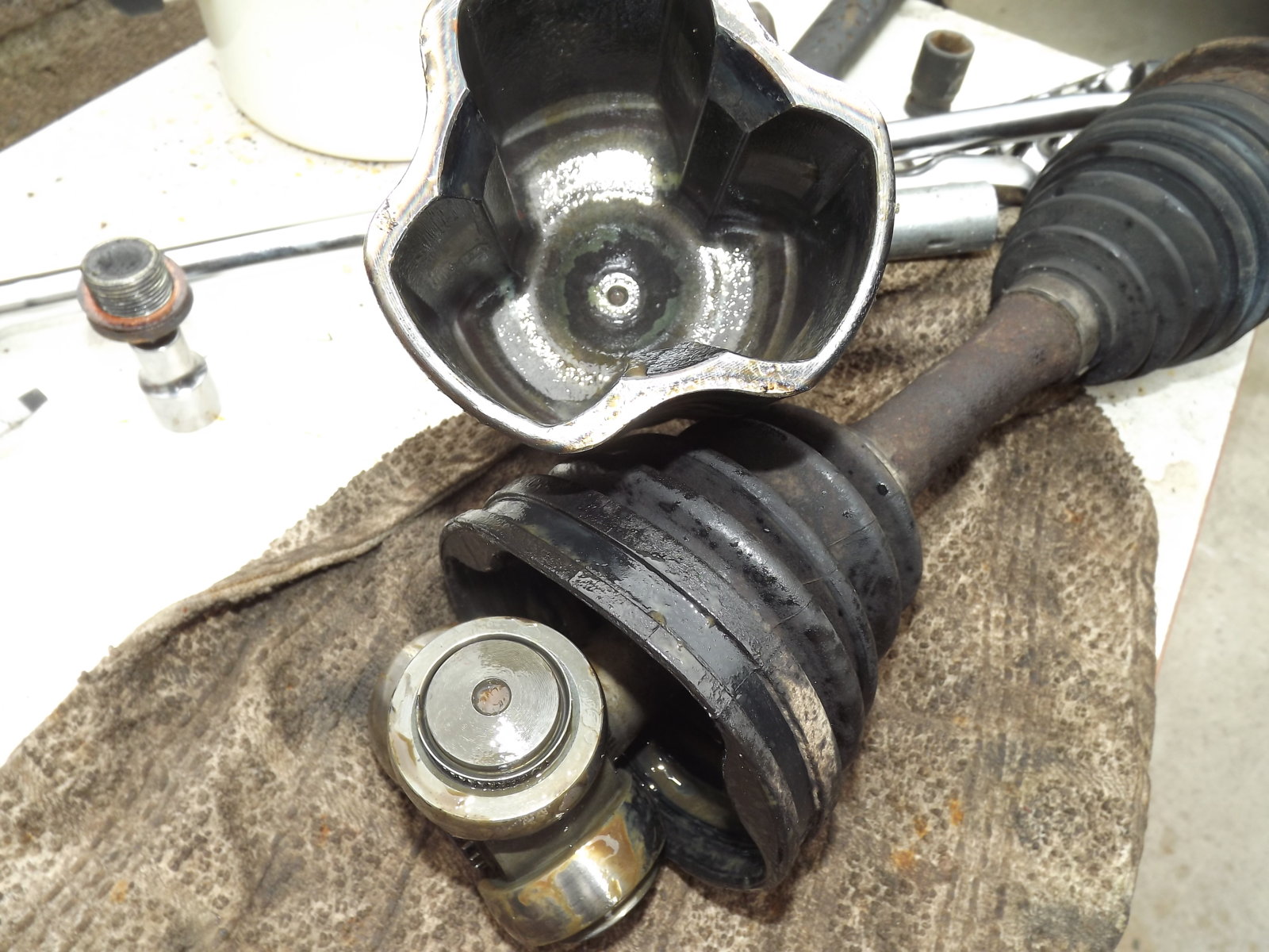 Inner CV Joint 001.JPG
