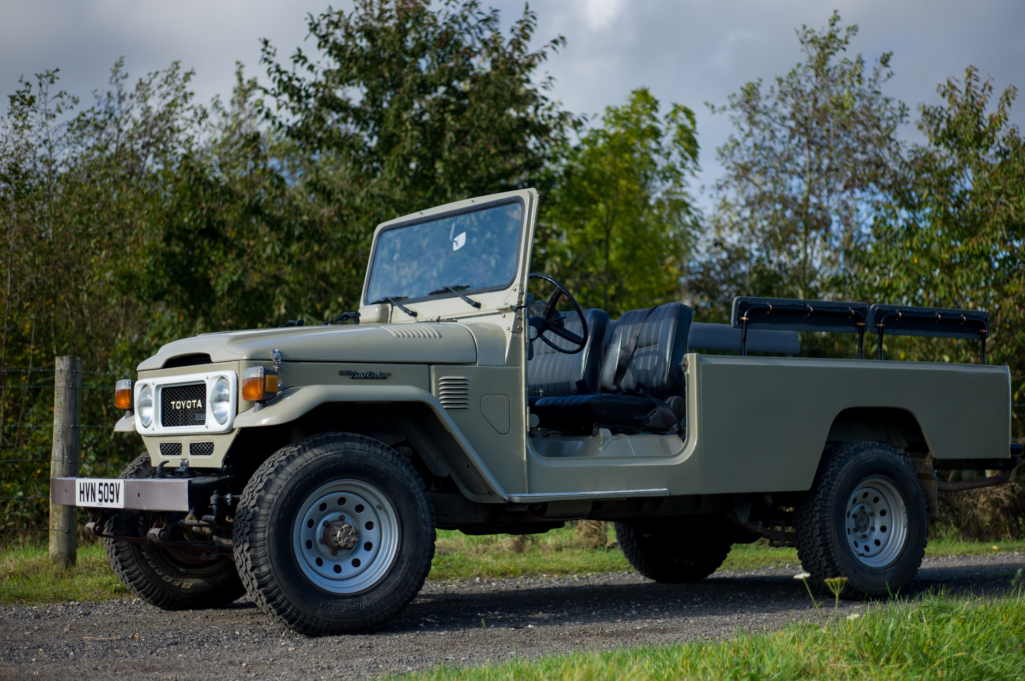 Land_Cruiser_BJ_45_Beige_416-3.jpg