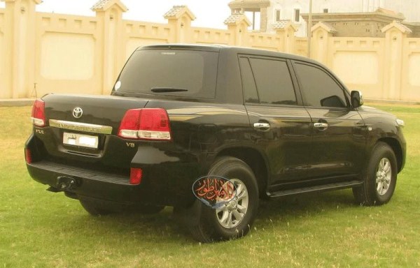 landcruiser-vx200-sedan_zps9aa57357.jpg