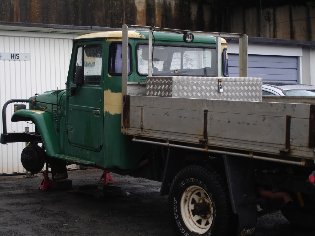 Landcruiser003.jpg