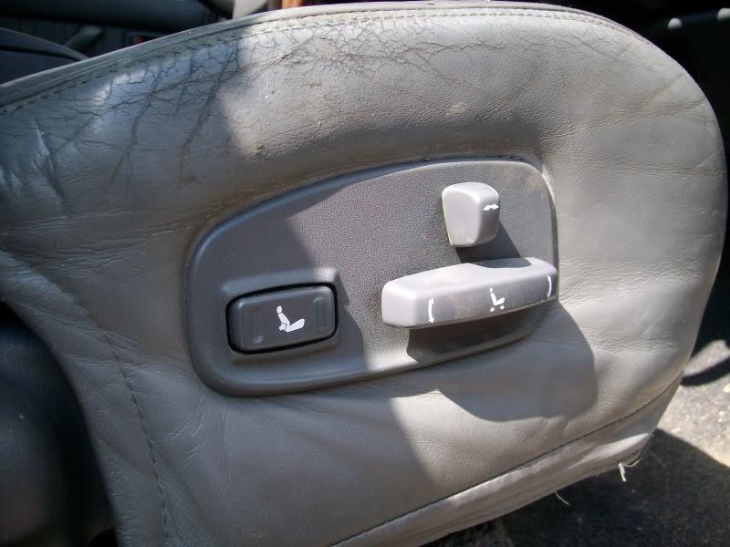 Lcseatcontrols001.jpg