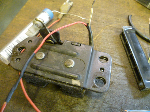 Lock wire.JPG