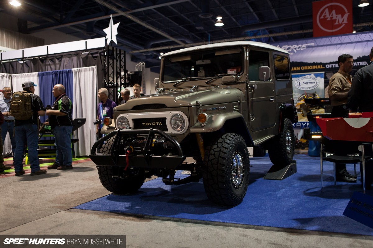 Off-Road-Trucks-SEMA-2013-48-1200x800.jpg