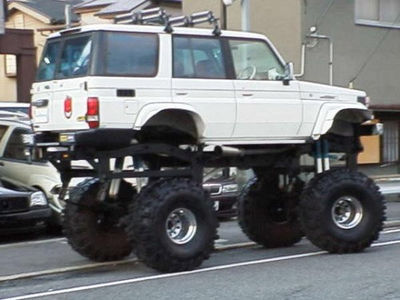 Pics_Toyota_Land_Cruiser_Bigfoot.jpg