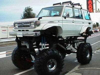 Pics_Toyota_Land_Cruiser_Bigfoot_1.jpg