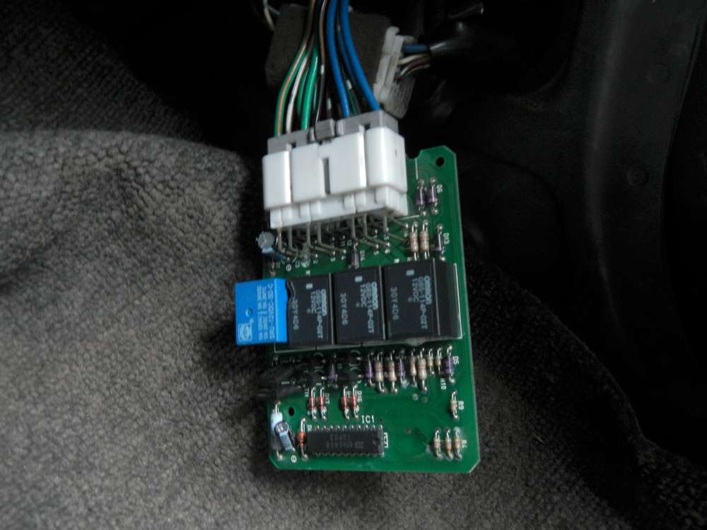 relais 4WD ecu lc80.jpg