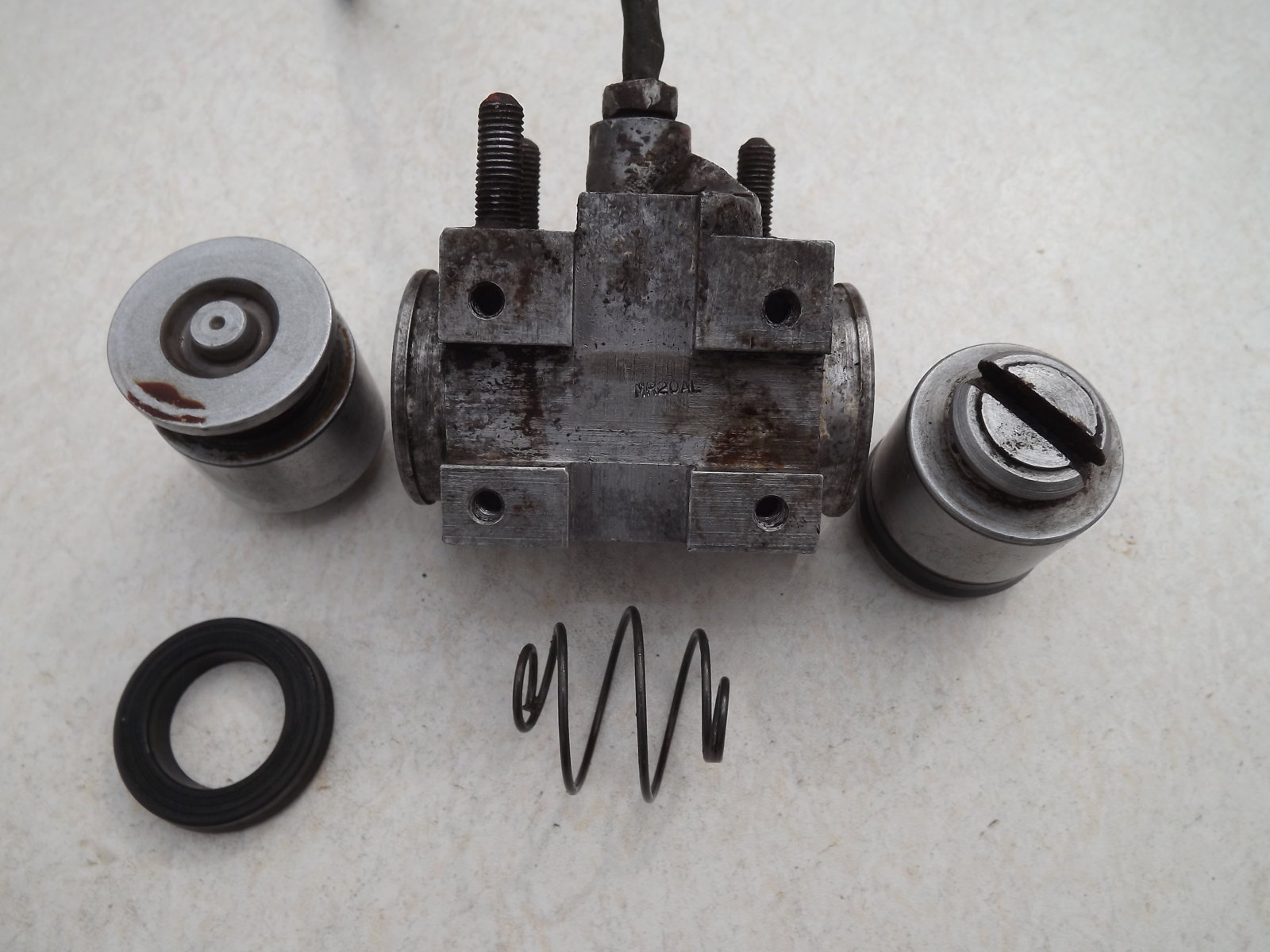 Sankey Rapier wheel cylinder repair 007.JPG