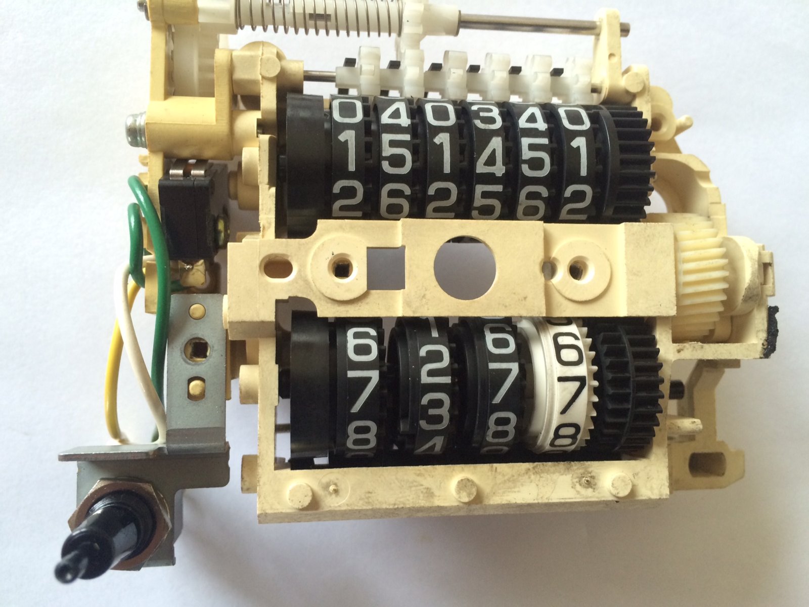 Speedo reset switch A.jpg
