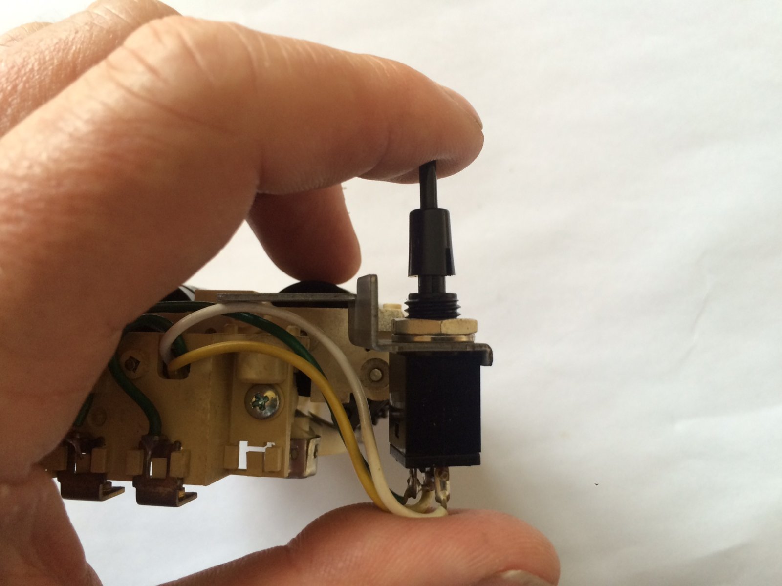 Speedo reset switch B.jpg