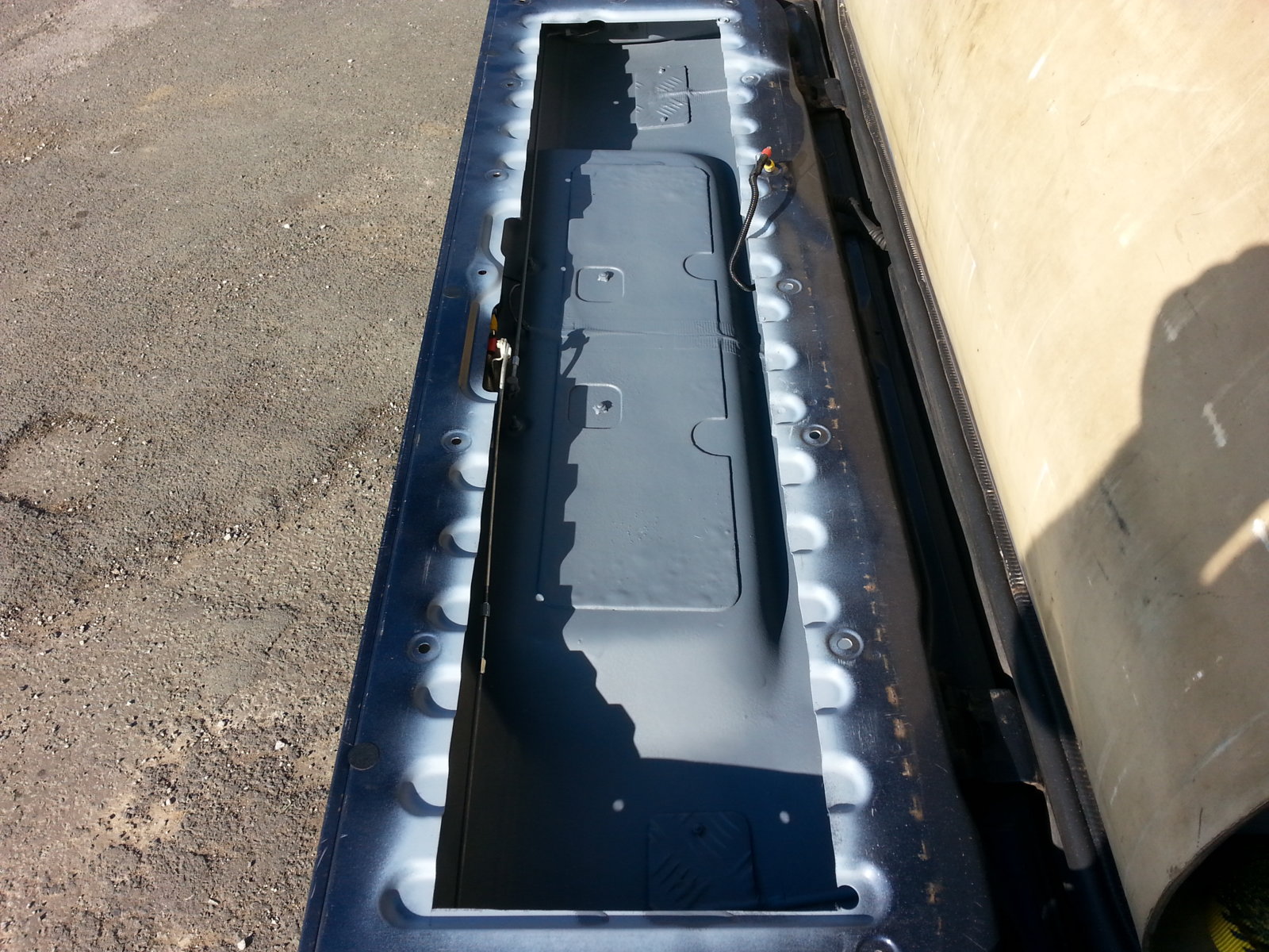 stone chip tail gate 2.jpg